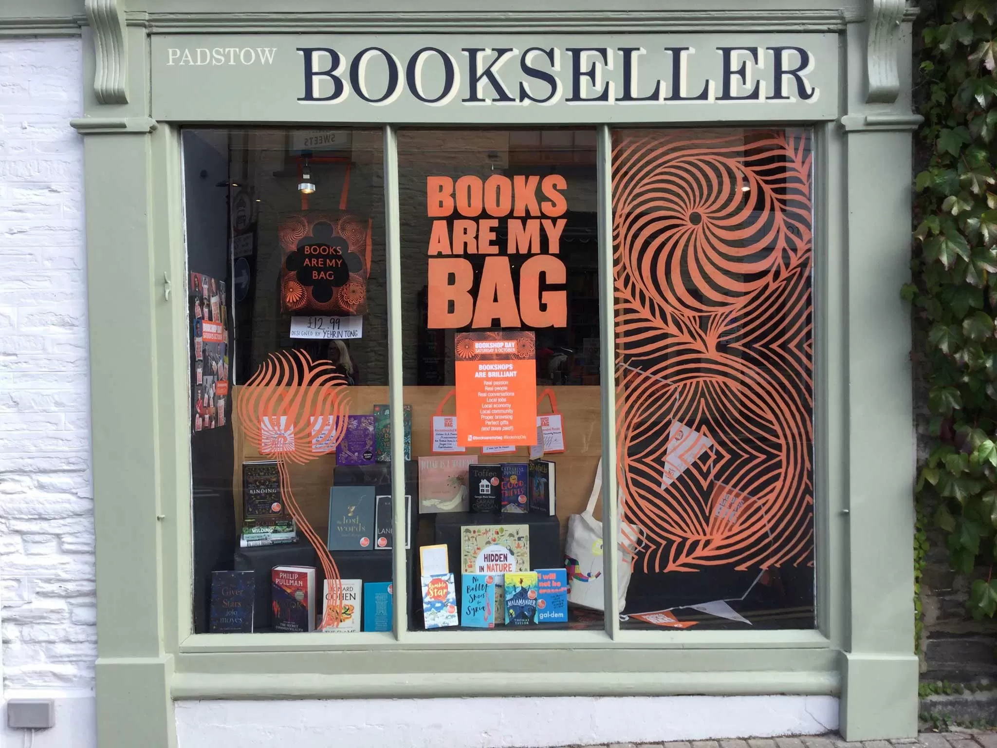 Padstow Bookseller shopfront